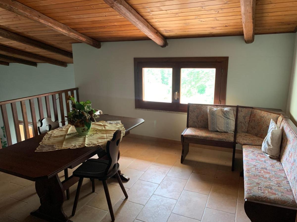 Agriturismo Terra Noas Villaurbana Luaran gambar